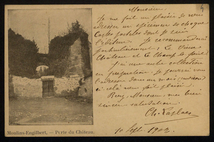 Moulins-Engilbert, - Porte du Château.