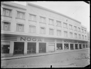 Commerces de Nevers : magasin "Noga / Nouvelles Galeries", magasin "Aux fabriques françaises"