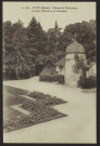 GUIPY – (Nièvre) – 413 bis – Château de Chanteloup – La Cour d’Entrée et le Colombier