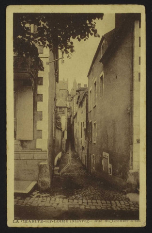 LA CHARITE-SUR-LOIRE- Rue du Grenier