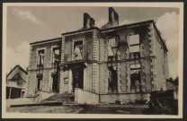 8. MONTSAUCHE (Nièvre). La Mairie incendiée par les allemands le 25 Juin 1944.