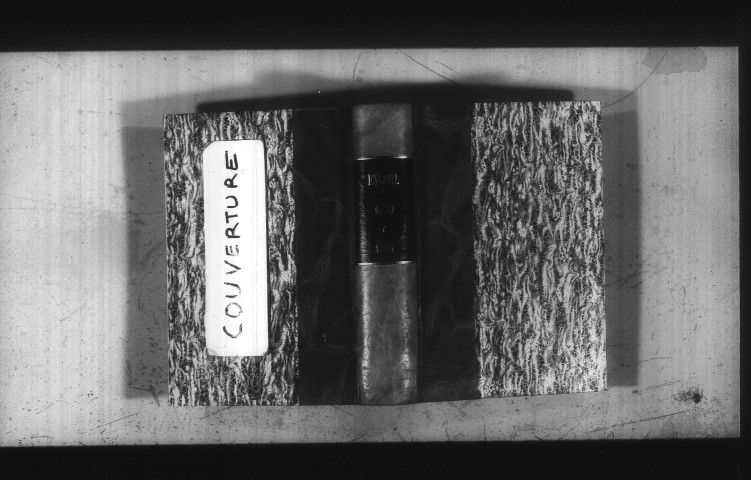 Brèves : registres paroissiaux de la collection communale.