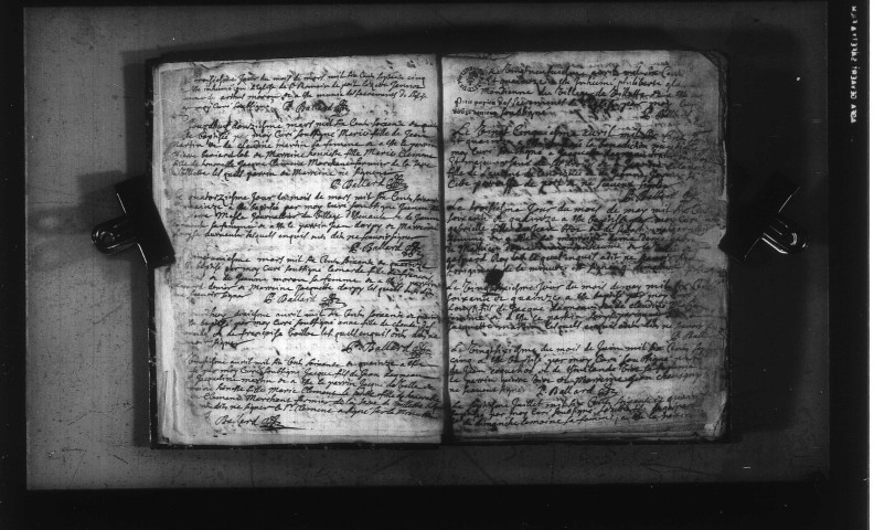 Poil : registres paroissiaux de la collection communale.