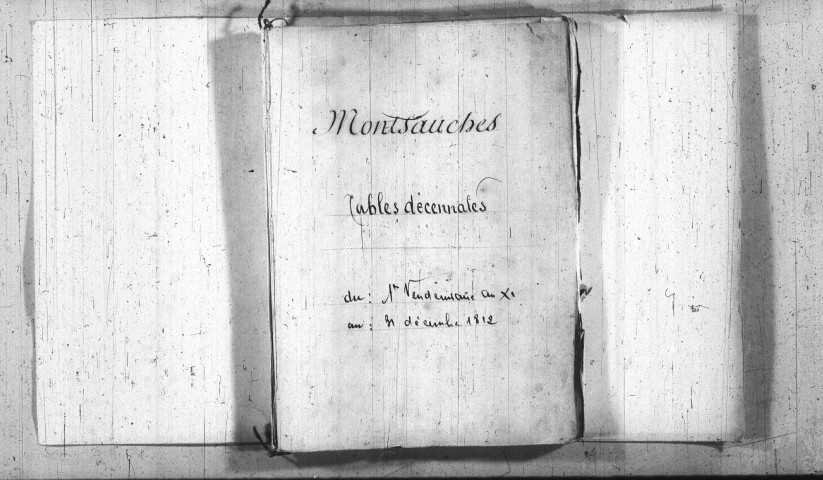 Montsauche-les-Settons : tables décennales.