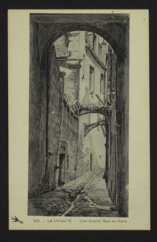 LA CHARITE-SUR-LOIRE (Nièvre) – Une ruelle. Rue du Pont