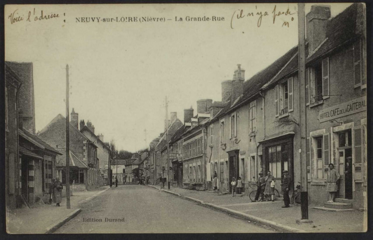 NEUVY-sur-LOIRE – (Nièvre) – La Grande Rue