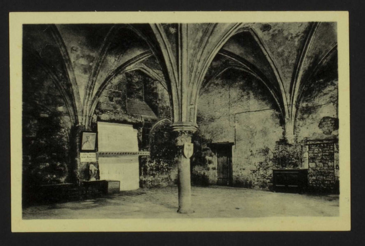 LA CHARITE-SUR-LOIRE – Intérieur de l’Église – Ancienne Salle capitulaire (XIIIe siècle)