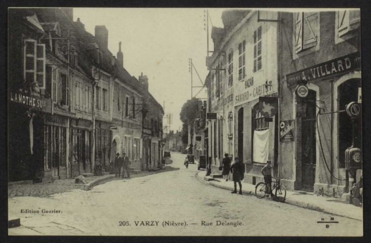 VARZY (Nièvre) – Rue Delangle