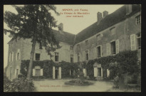 ASNOIS, près Tannay – Le Château de Blanchefort (cour intérieure)