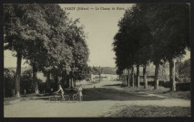 VARZY (Nièvre) – Le Champ de Foire