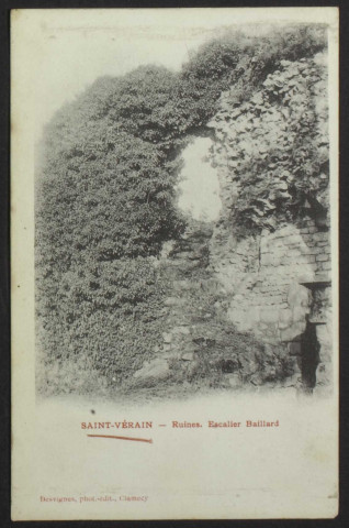 SAINT-VERAIN – Ruines. Escalier Baillard