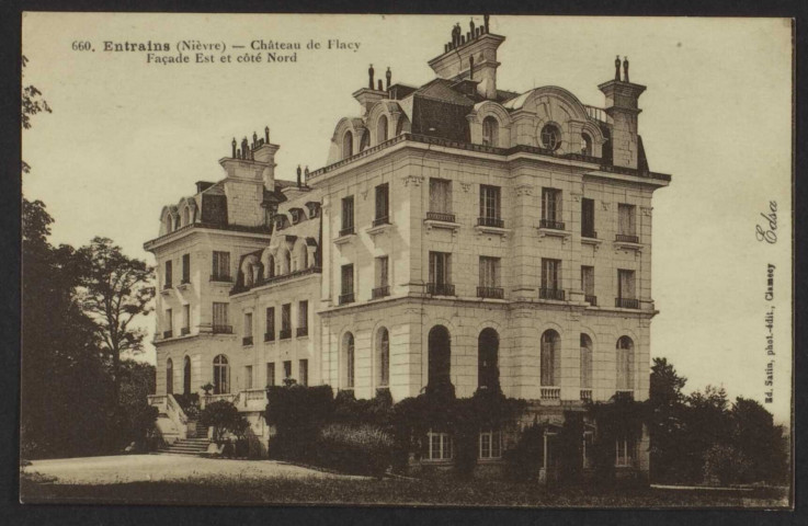 Entrains (Nièvre) Château de Flacy Façade Est et côté Nord