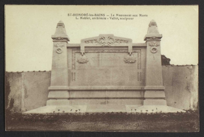 SAINT-HONORE-LES–BAINS – Le Monument aux Morts
