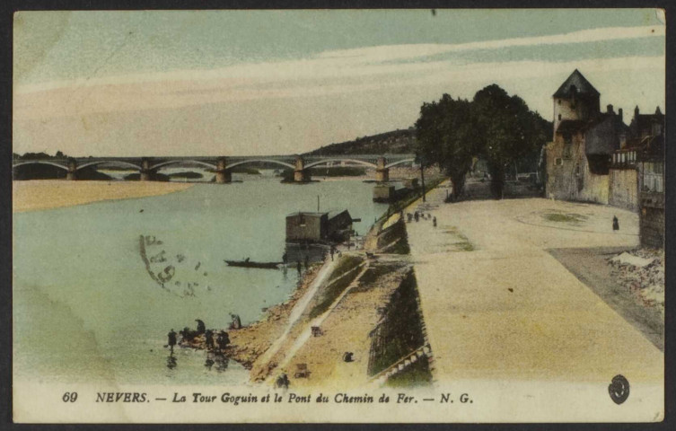 69 NEVERS. - La Tour Goguin et le Pont du Chemin de Fer.