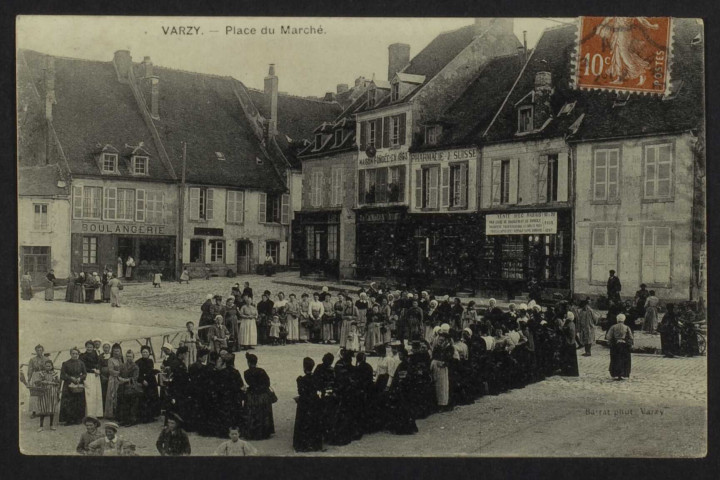 VARZY – Place du Marché