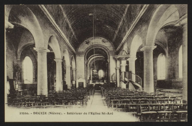 23590. - DECIZE (Nièvre). – Intérieur de l’Église St-Aré