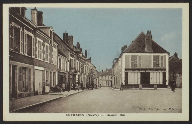 ENTRAINS (Nièvre) – Grande Rue