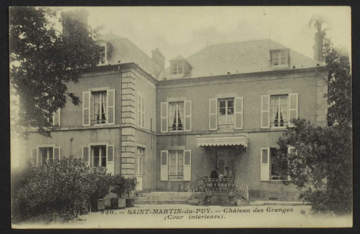 SAINT-MARTIN-DU-PUY – Château des Granges (Cour Intérieure)