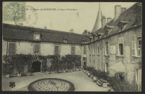 [illisible]6 - Château de BAZOCHES, la Cour d'honneur
