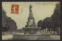 NEVERS. - Place de la République, la Fontaine