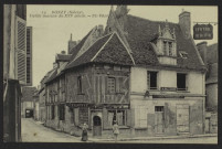 19 DONZY (Nièvre). – Vieille maison du XVIe siècle. – ND Phot.