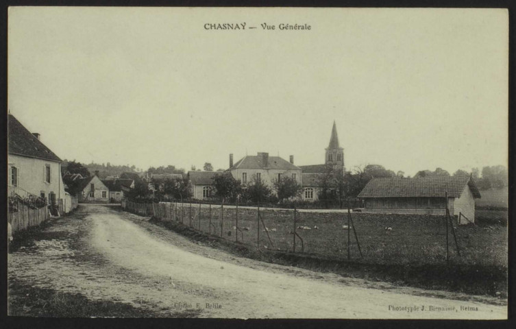 CHASNAY (Nièvre) – Le Bourg
