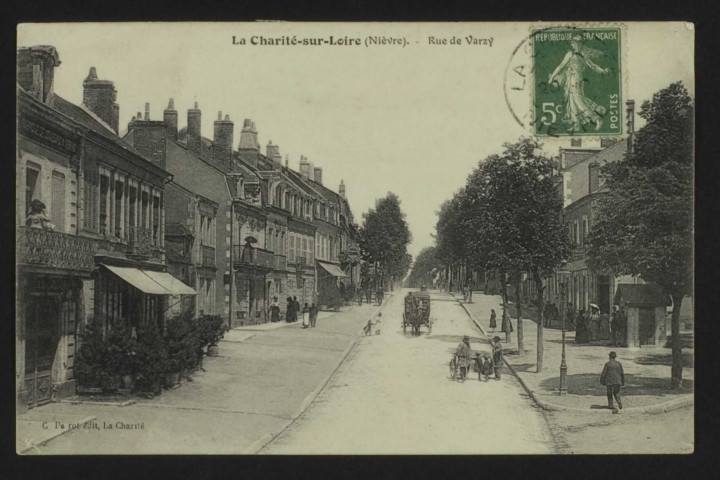 LA CHARITE-SUR-LOIRE – Rue du Varzy