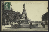 25. NEVERS. - Fontaine et Place de la République