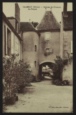 CLAMECY - (Nièvre) – Château de Pressure – Le Donjon