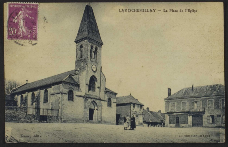 LAROCHEMILLAY – La Place de l’Église