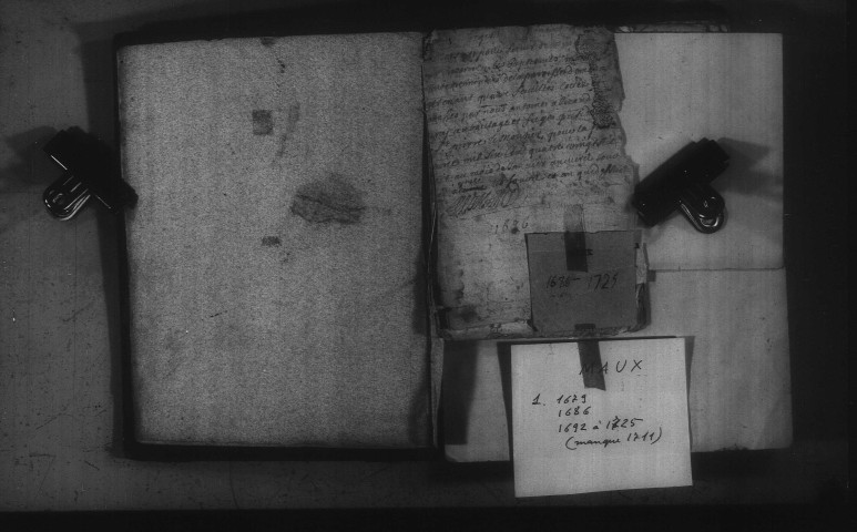 Maux : registres paroissiaux de la collection communale.